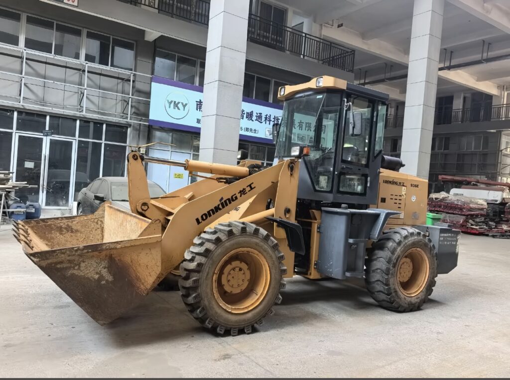 Б/у погрузчик XCMG на складе в Китае Б/у погрузчик XCMG на складе в Китае